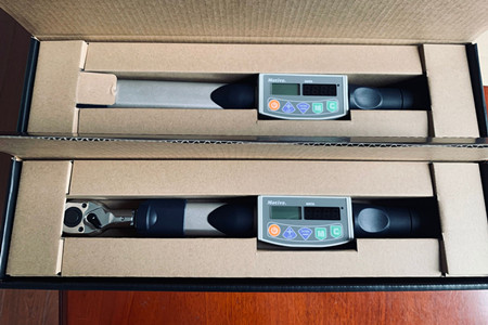 天津某客戶采購一諾Motive品牌數(shù)顯扭力扳手用于螺栓擰緊力測試